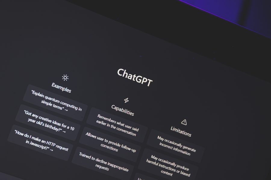 ChatGPTの画面が表示されたPCの画像